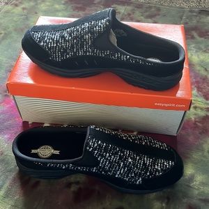 Slip on Sneakers (East Spirit)